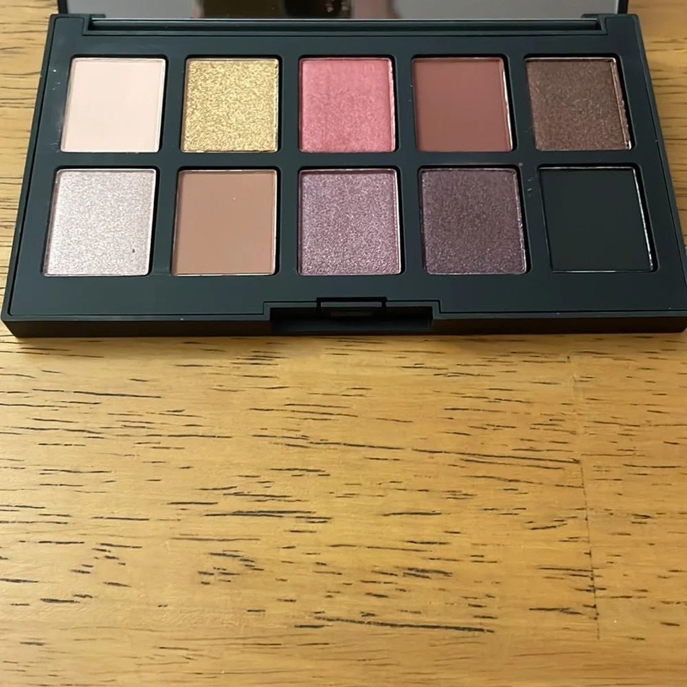 HAUS LABORATORIES By Lady Gaga: GLAM ROOM Palette No. 1